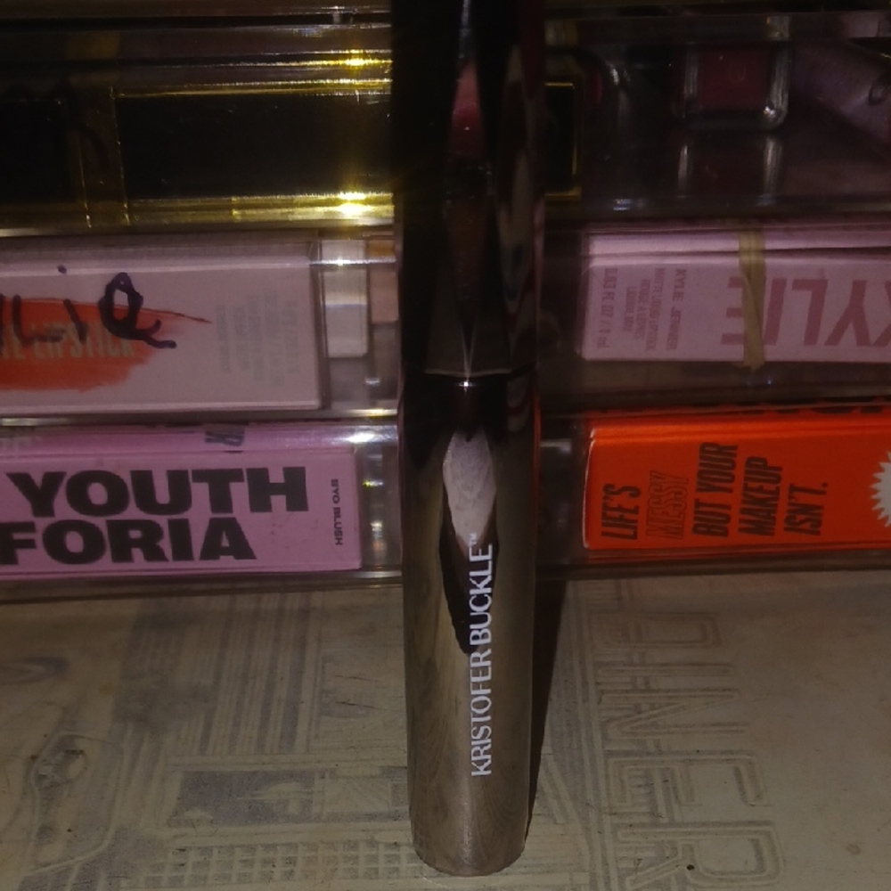 Kristoffer Buckle Black Mascara